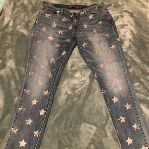 Levi’s Demi Curve star printed size 12 skinny jeans. Great condition!